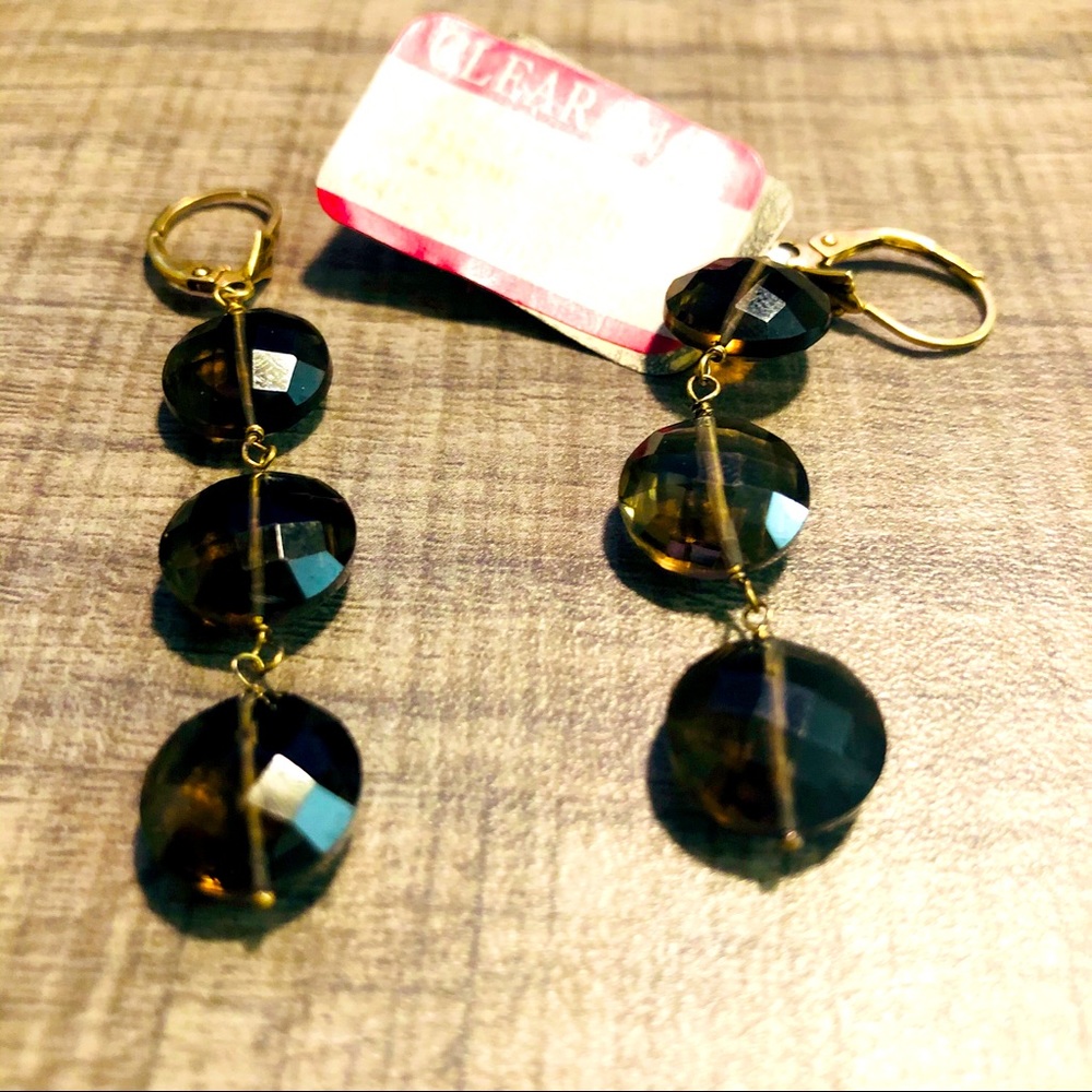 Lever with round Earring